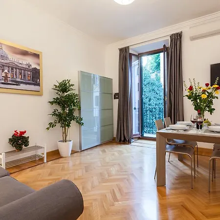 Ferienhaus Vatican Loris House *