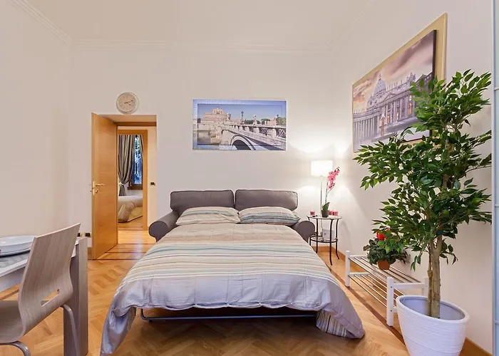 Vatican Loris House * Řím