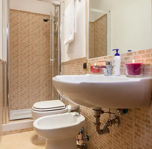 Vatican Loris House *